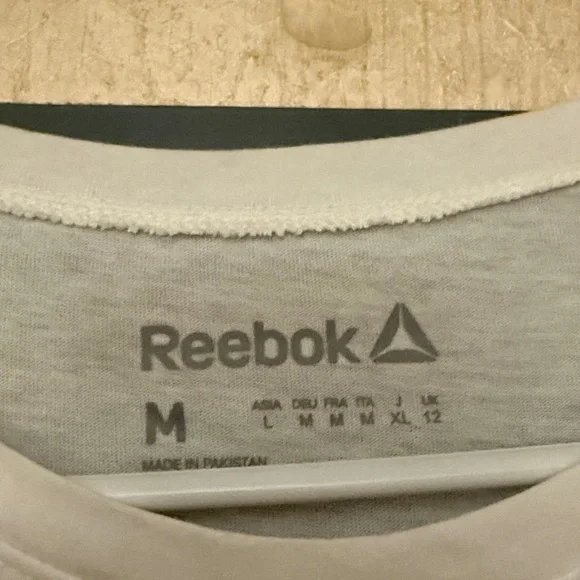 BNWT White Reebok long sleeve shirt - Picture 3 of 4